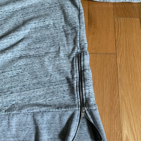 H&M men’s sweater - Picture 2 of 3